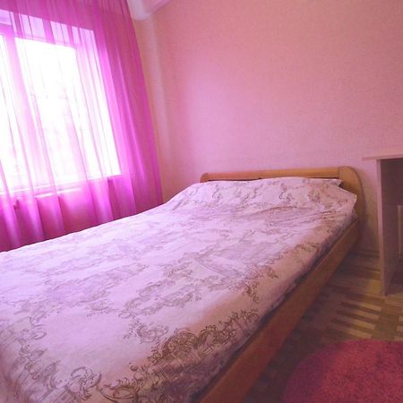 Guest House Otradny For 3 Rooms Kyiv Exterior photo