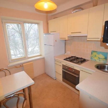 Guest House Otradny For 3 Rooms Kyiv Exterior photo
