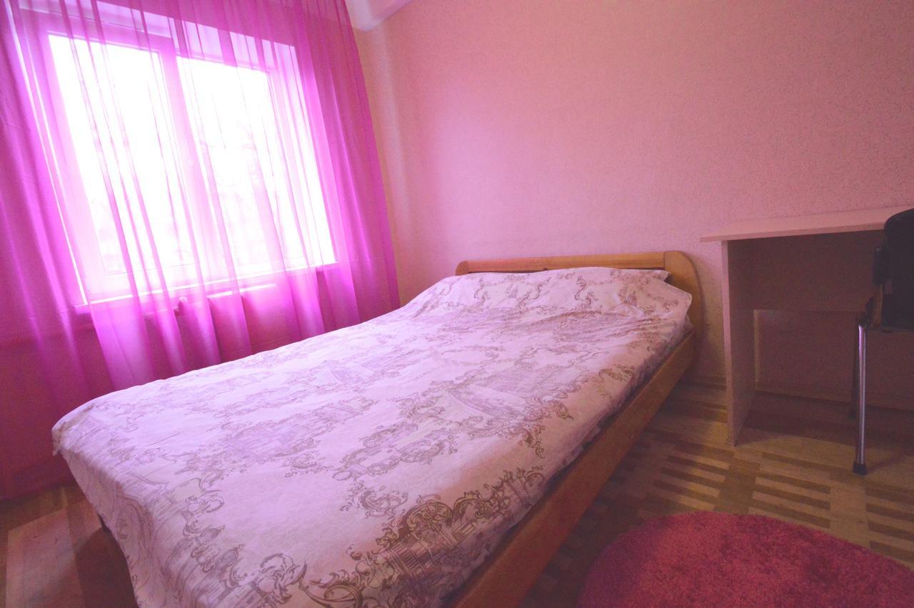 Guest House Otradny For 3 Rooms Kyiv Exterior photo